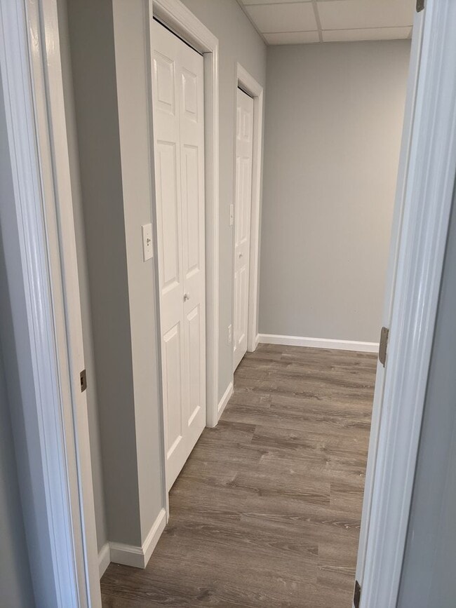 Building Photo - Private 3 bed 2bath house in North Johnson...