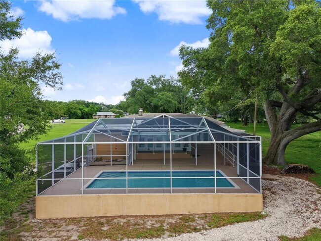 Building Photo - 125 Lake Roy Dr
