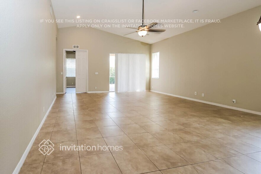 Building Photo - 2455 Sandy Cay