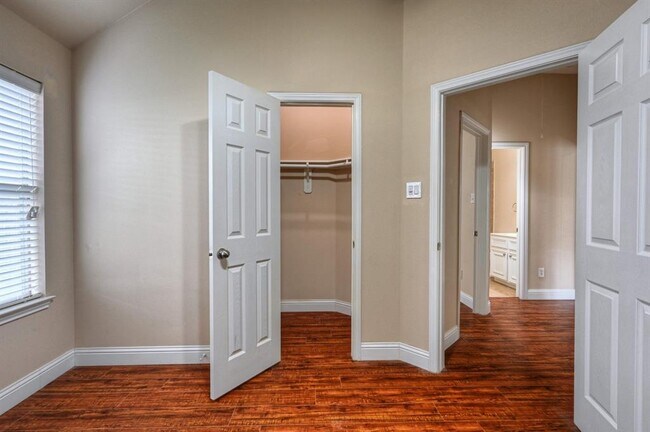 Building Photo - 4523 Long Creek Dr