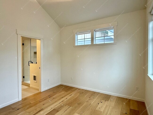 Building Photo - Stunning 2 BR home in Northwest Crossing