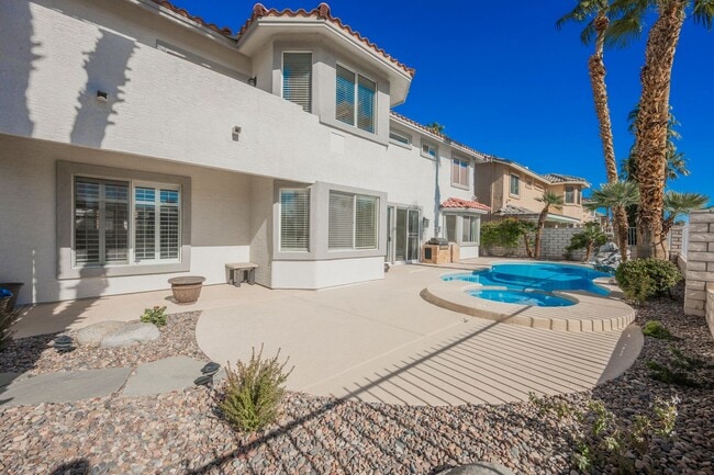 Building Photo - Luxury Home located in Henderson