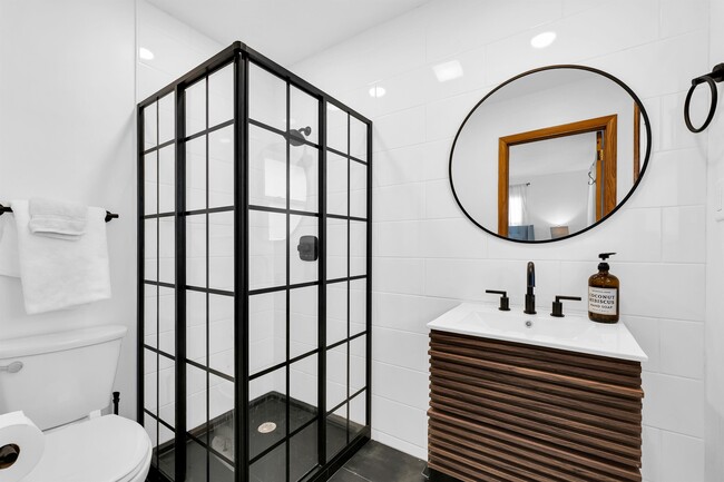 Building Photo - 2211 S Anderson St