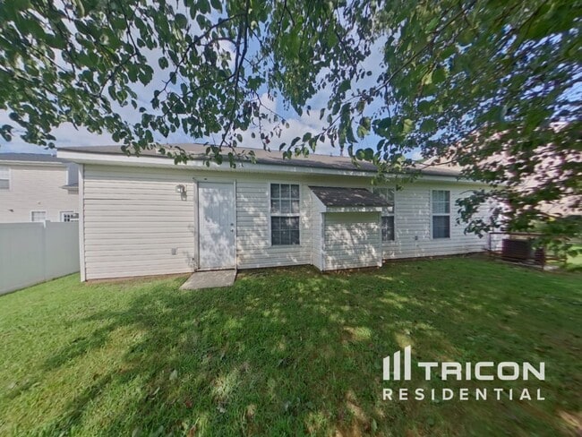 Building Photo - 4827 Hopewood Ln
