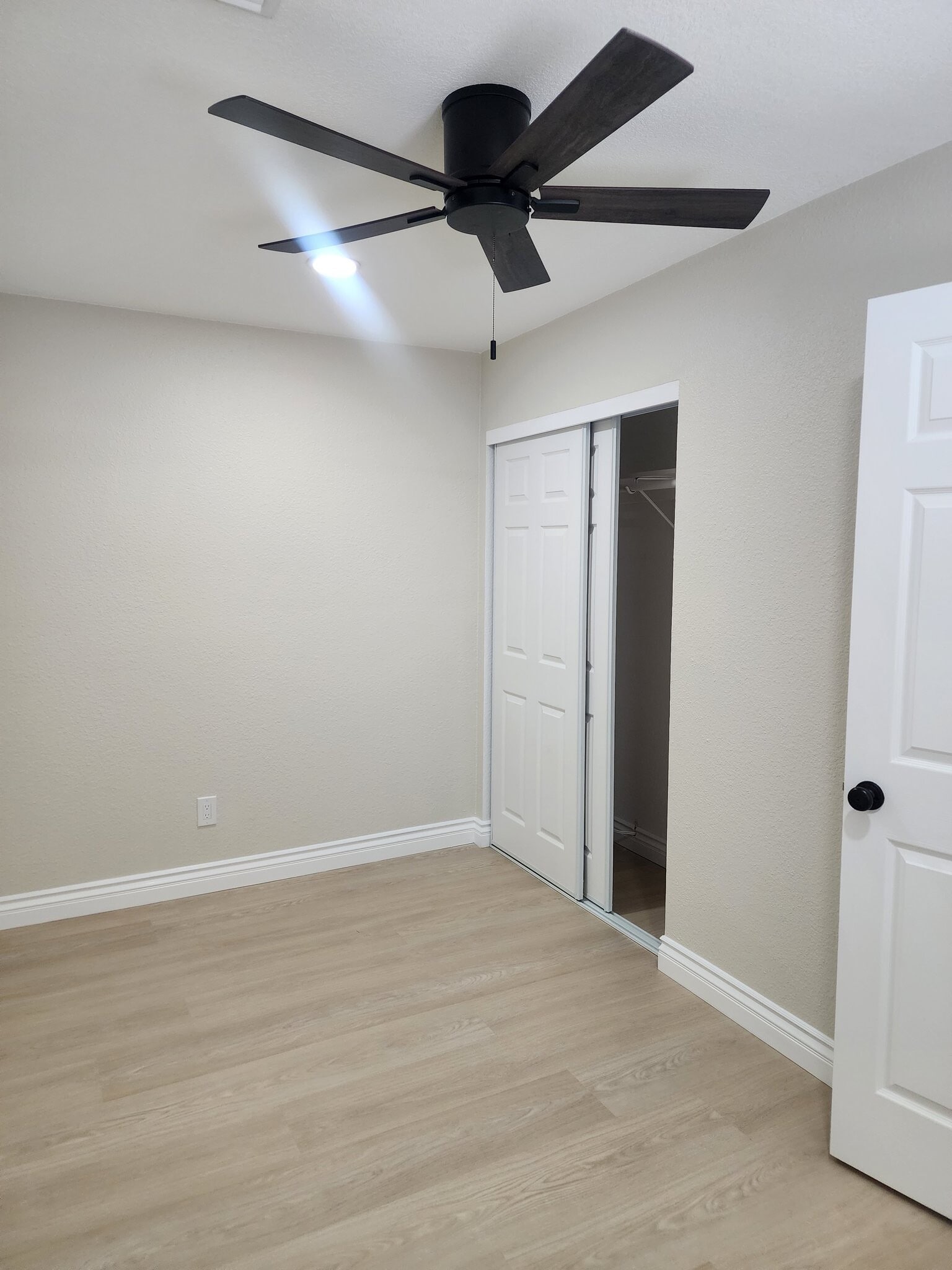 Building Photo - 14104 Hillcrest Dr