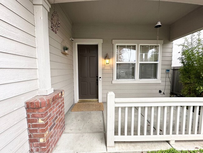 Building Photo - Beautiful Natomas Park Home – 5 Bed / 3 Bath, new interior paint, 2 story!