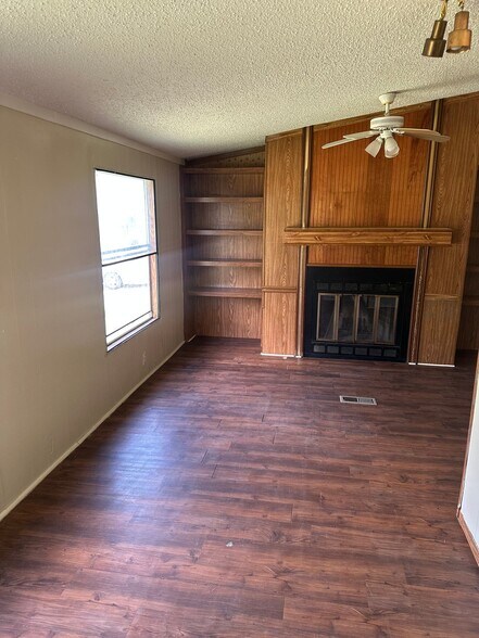 Building Photo - 346 Crescent Creek Ln