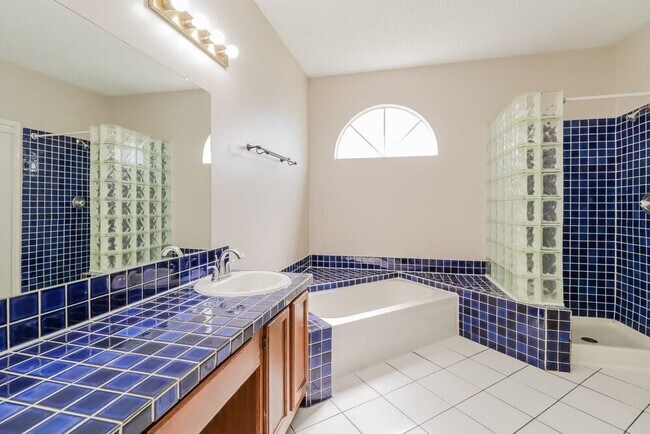 Building Photo - 22919 Pebworth Pl