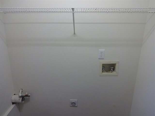 Building Photo - 3041 Lake Park Trl