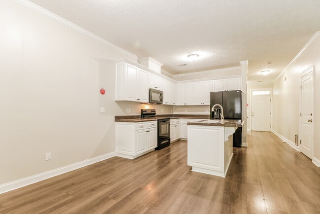 Building Photo - 1977 Kenlock Dr