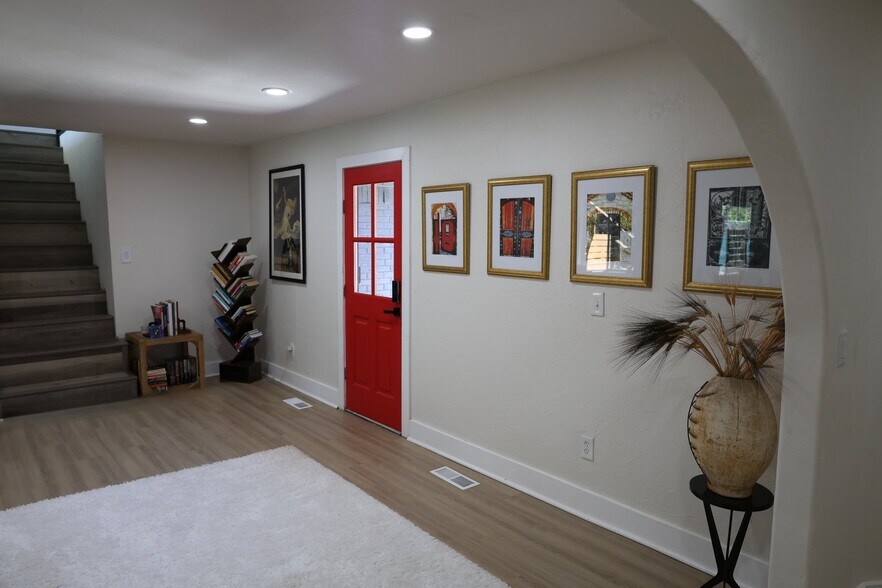 Building Photo - 8413 Tiffany Dr