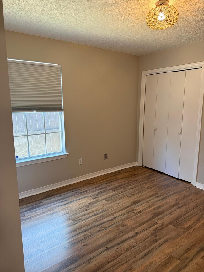 Building Photo - 38 Ruby Cir