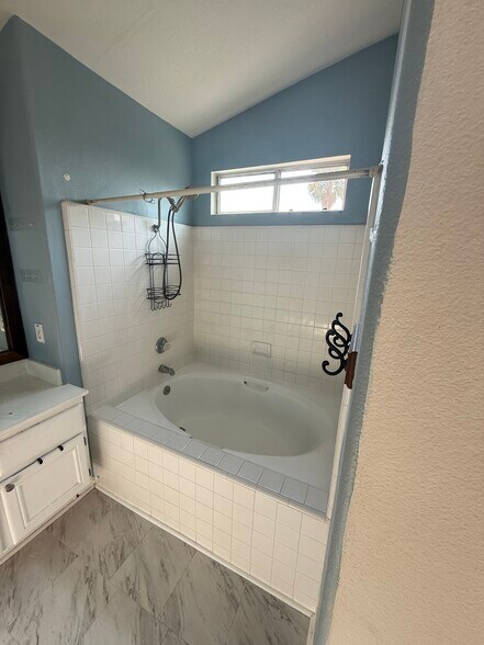 Building Photo - 2144 Wild Canyon Dr