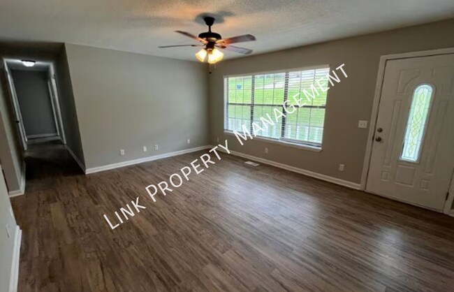 Building Photo - 107 Laferry Ln