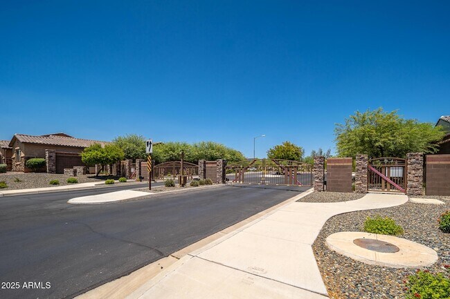 Building Photo - 9752 W Rowel Rd