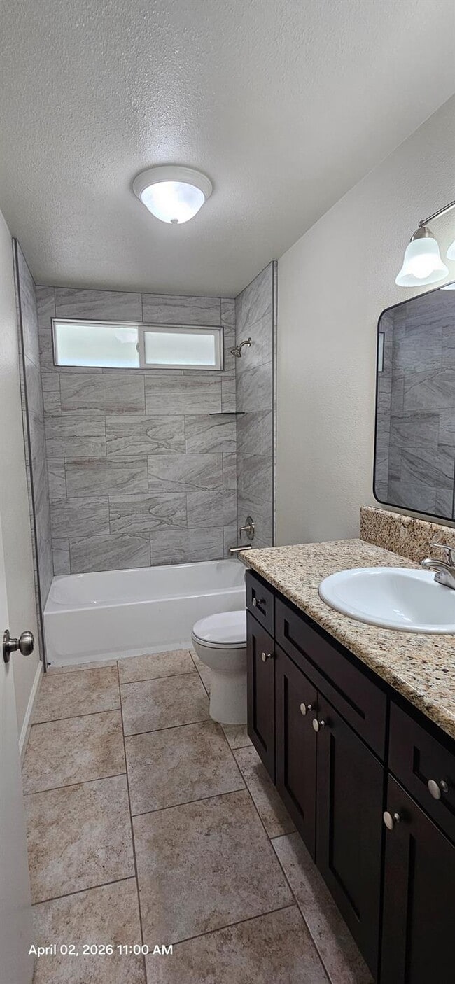 Building Photo - 3069 Thompson Ave