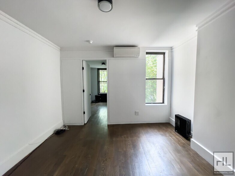 Building Photo - Carroll Gardens / 2-Bed 1-Bath
