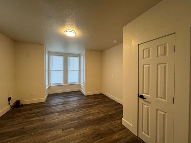 Building Photo - 1627 Pine St