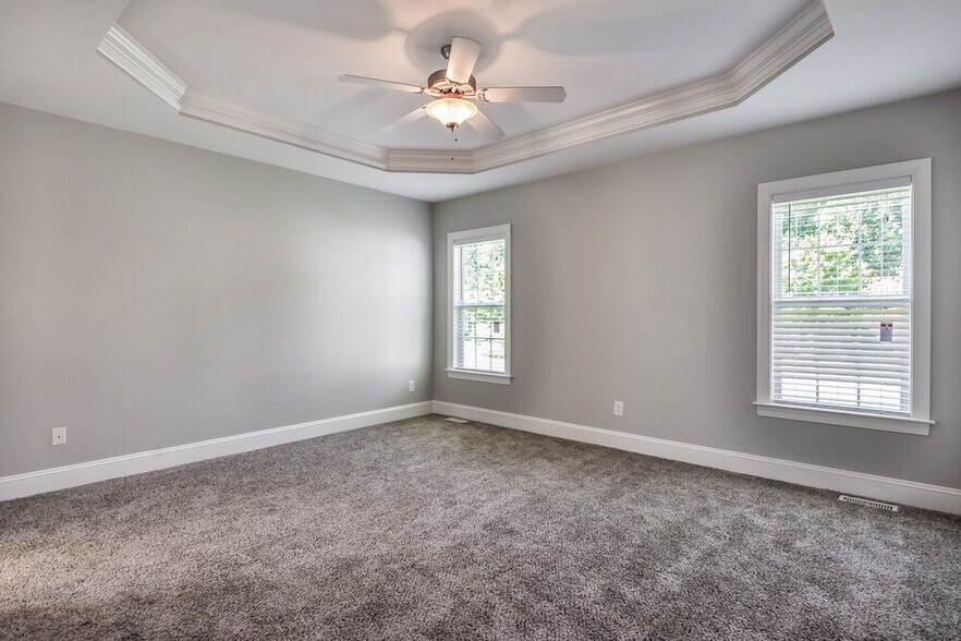 Building Photo - 3011 Watsonia Dr