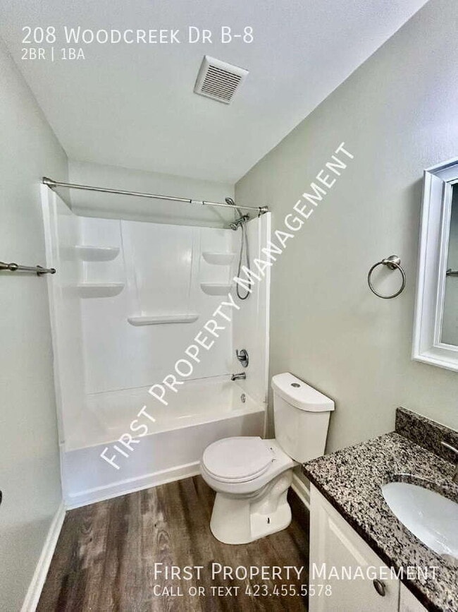 Building Photo - 208 Woodcreek Rd