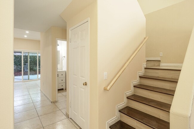 Building Photo - 3 bedrooms 2.5 bathrooms | Southwinds | Oxnard | Unfurnished