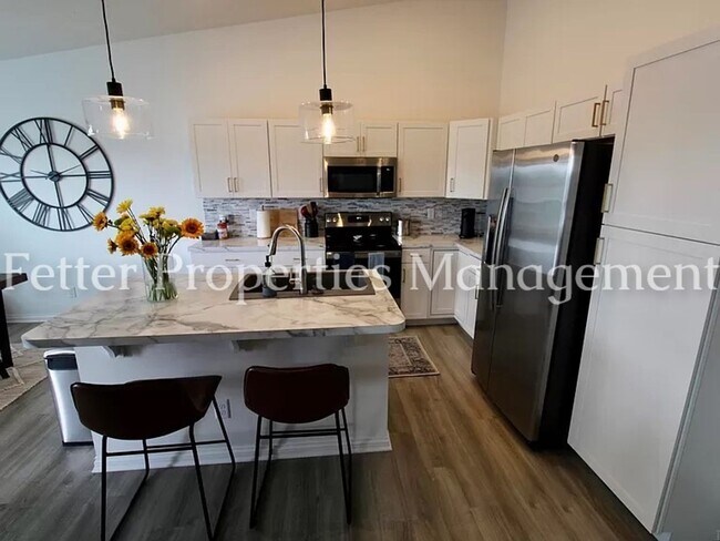 Building Photo - 5441 Cameo Dr