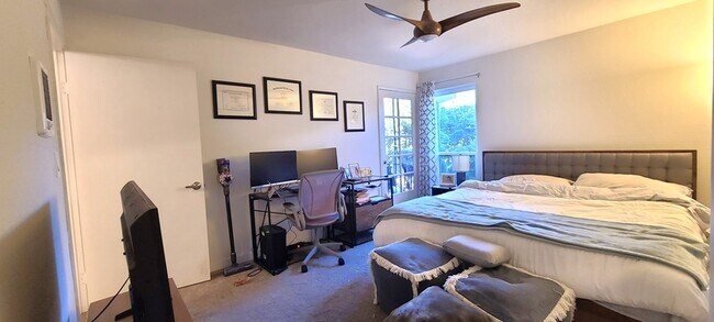 Building Photo - 5750 Friars Rd