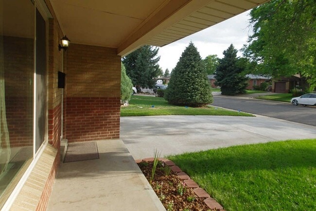 Building Photo - 1430 S Eaton Ct