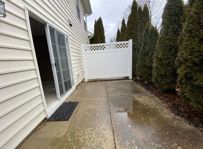 Building Photo - 4945 Ivyvine Blvd