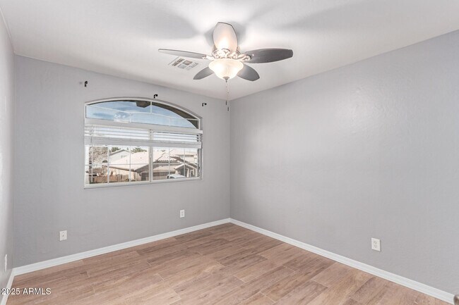 Building Photo - 10908 W Frier Dr