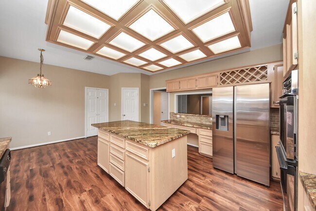 Building Photo - 16710 Colony Terrace Dr