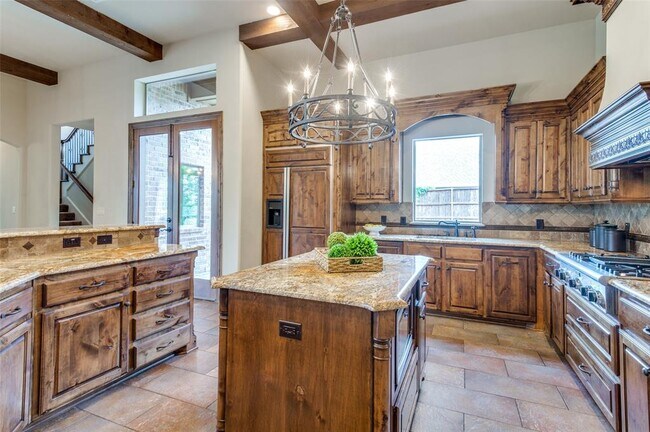 Building Photo - 2613 Round Table Blvd