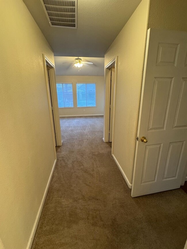 Building Photo - 5731 N Tracy Ave