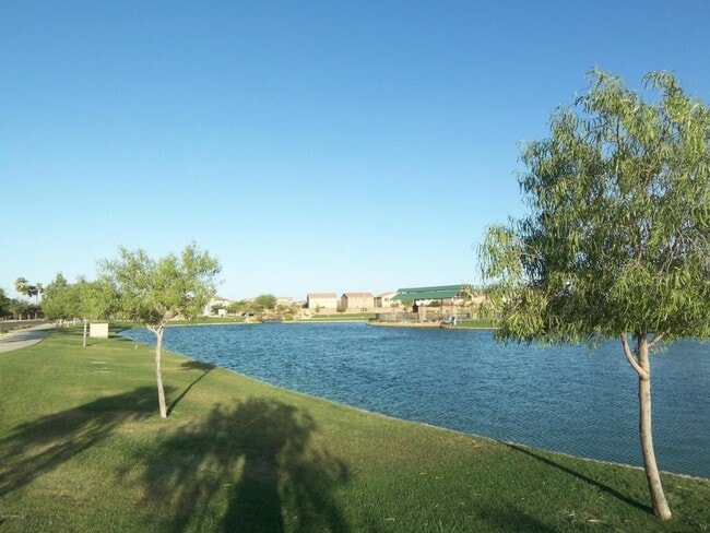 Building Photo - Gorgeous 4 Bed Laveen home in reputed Trailside Point community ++ WALK TO SCHOOL !!