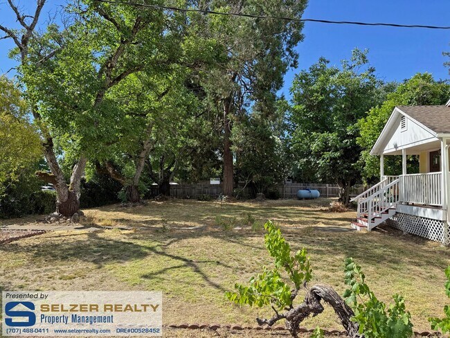 Building Photo - Cozy 2 bedroom home at the base of the west Ukiah foothills!