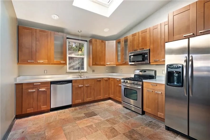 kitchen - 937 Jackman Ave