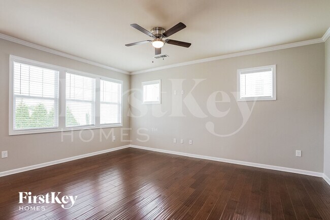 Building Photo - 175 Heathwood Dr