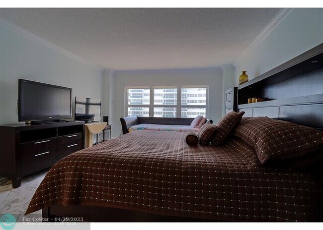 Building Photo - 3500 Galt Ocean Dr