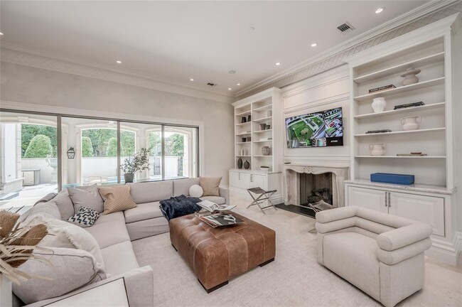 Building Photo - 3868 Olympia Dr