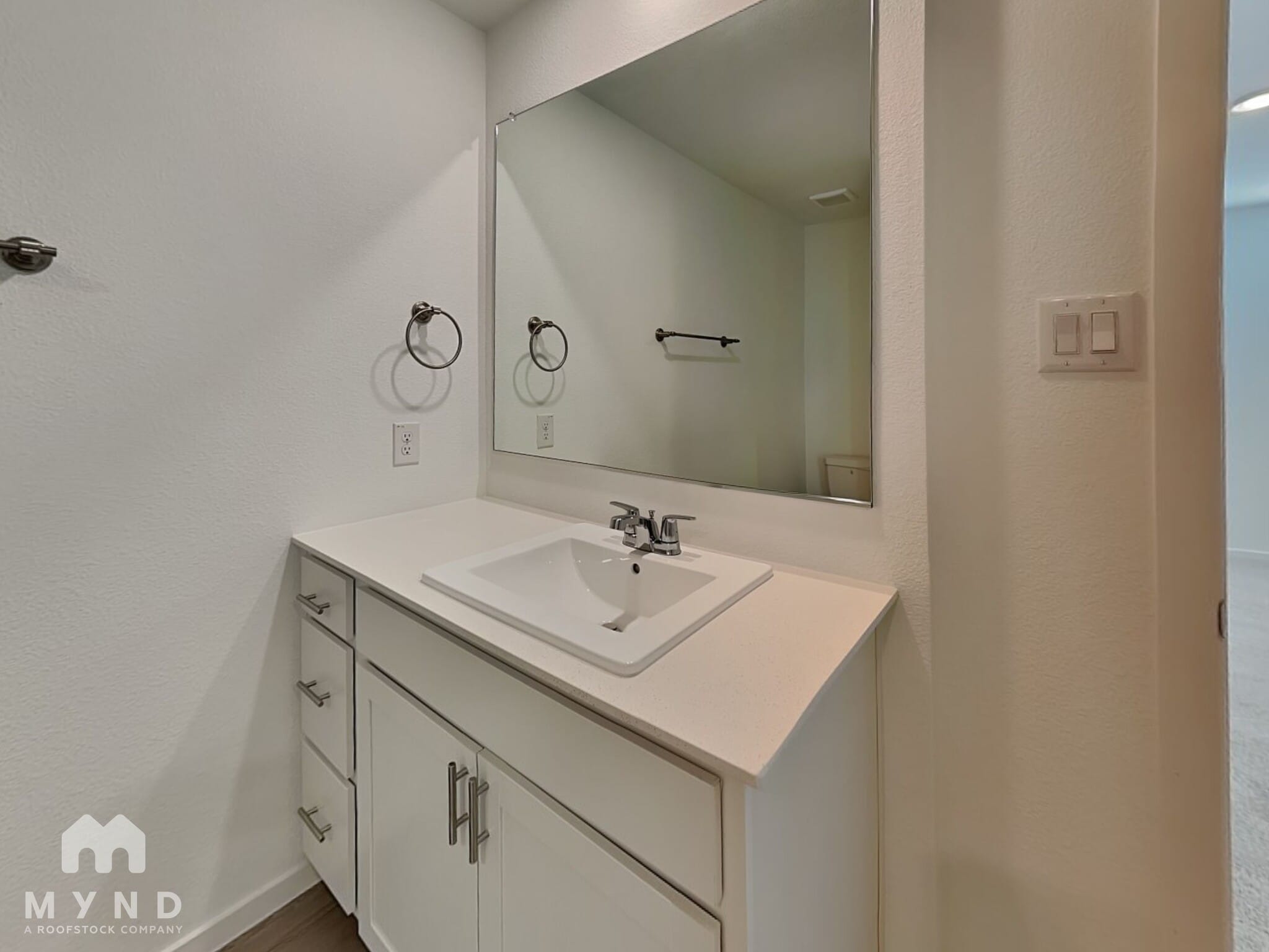 Building Photo - 2057 Belgian Dr