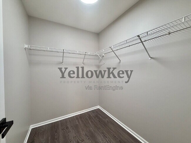 Building Photo - 3371 Kentshire Cir