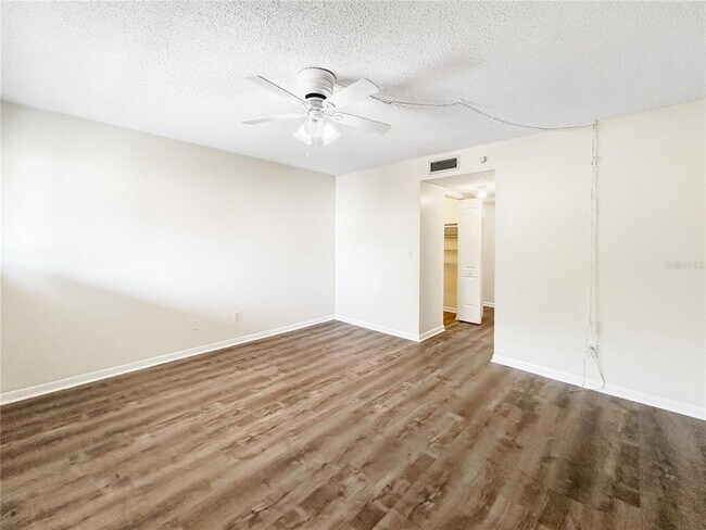 Building Photo - 6336 Newtown Cir