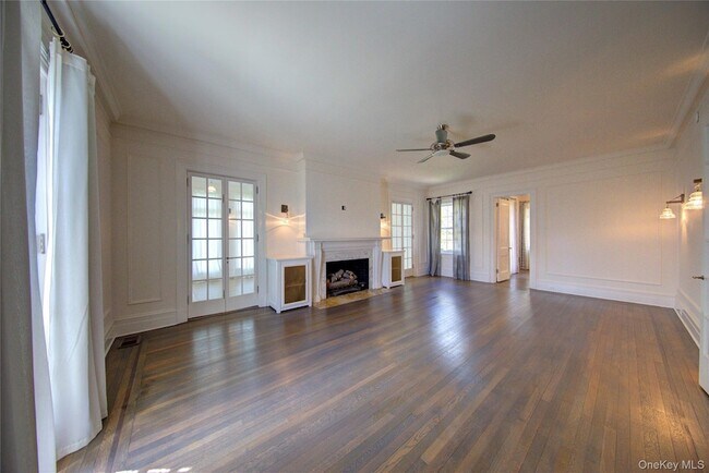 Building Photo - 159 Magnolia Blvd