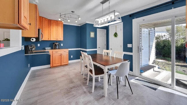 Building Photo - Lease to Own