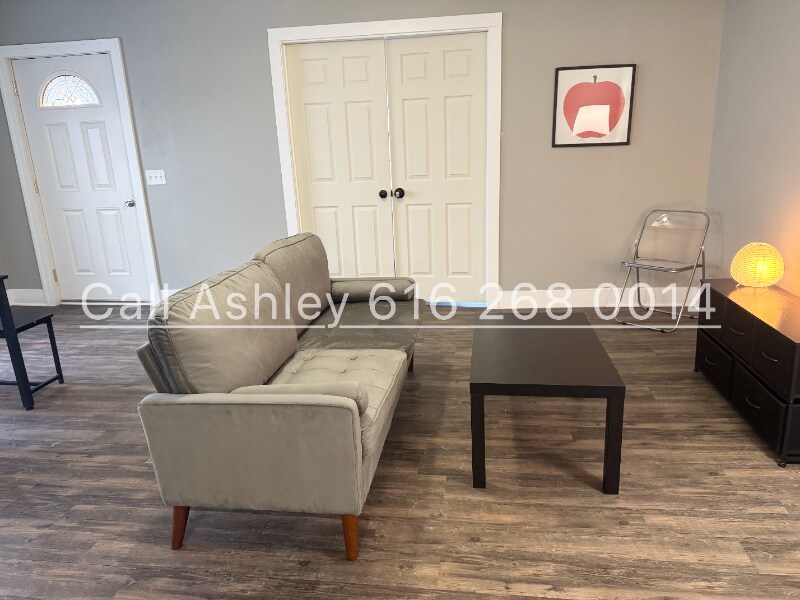 Building Photo - 1032 Logan St SE