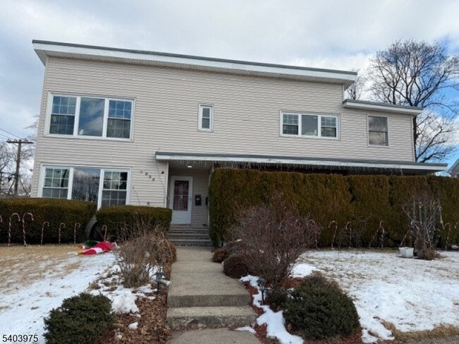 Building Photo - 10-06 1st St