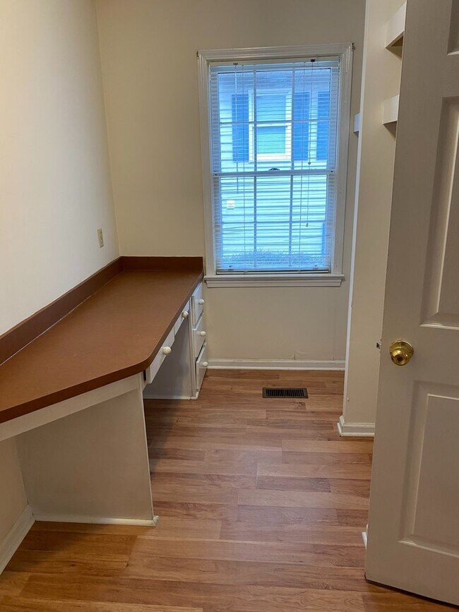 Building Photo - Barnwell Colony