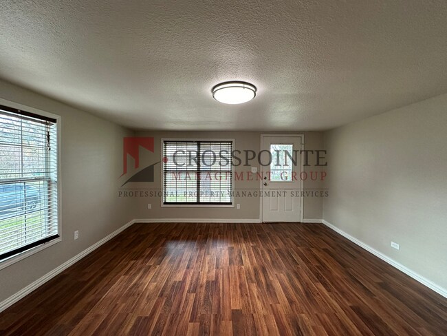 Building Photo - Available Now! 2 Bedroom 1 Bath Across fro...