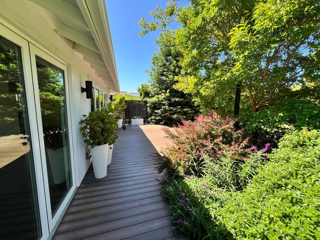 Building Photo - UPDATED THREE BEDROOM TWO BATH ONE-LEVEL EAST CORTE MADERA HOME WITH STUNNING OUTDOOR SPACE