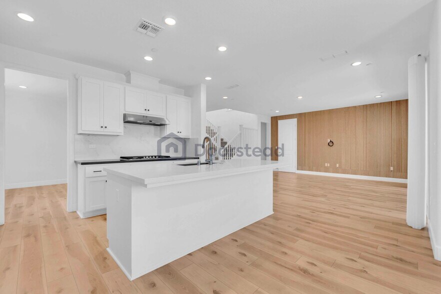 Building Photo - 16819 Karsen Ln